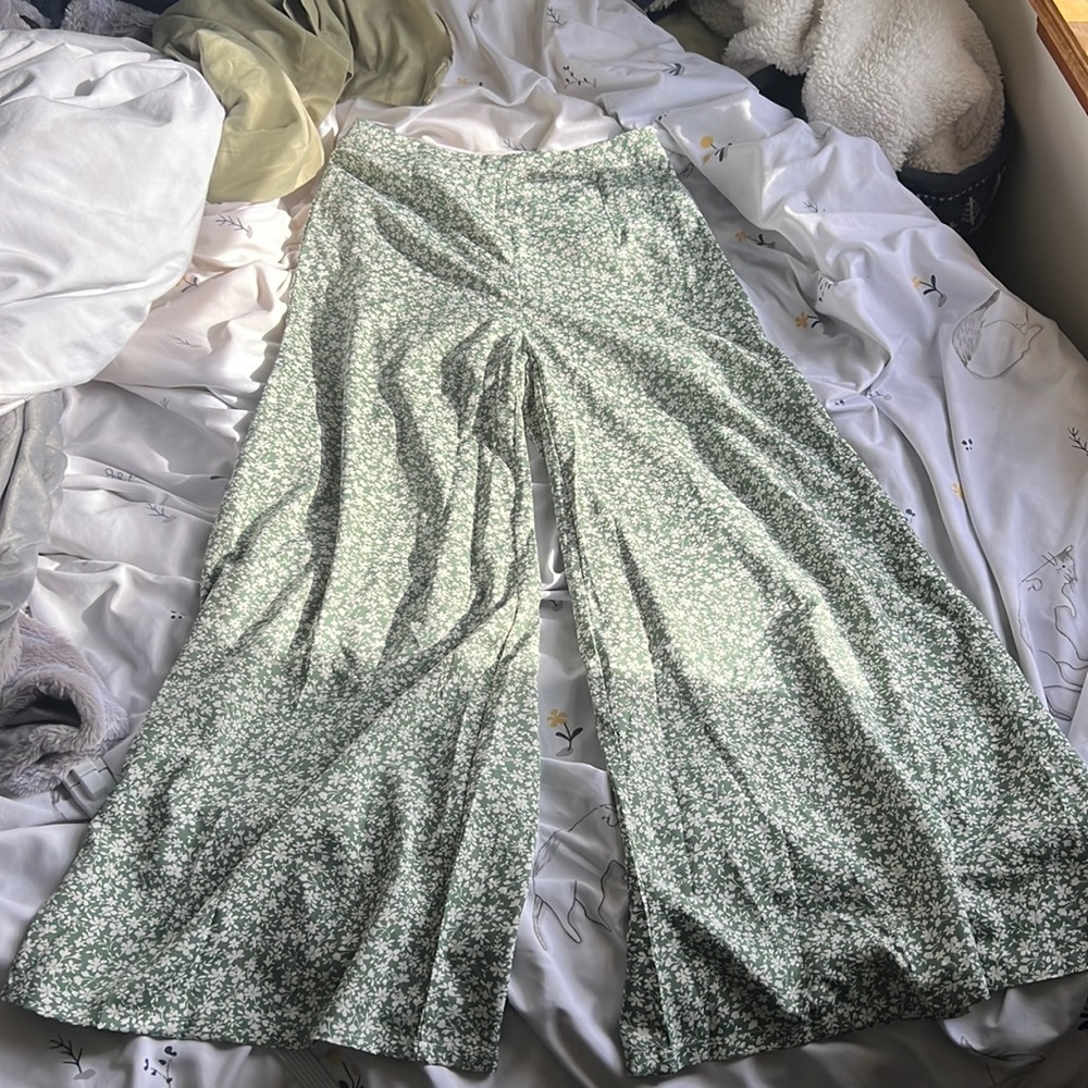 floral patterned wide legged pants